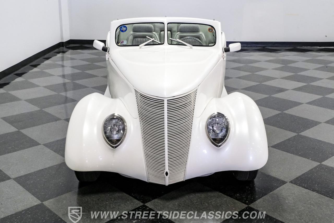 1937 Ford Cabriolet Street Rod