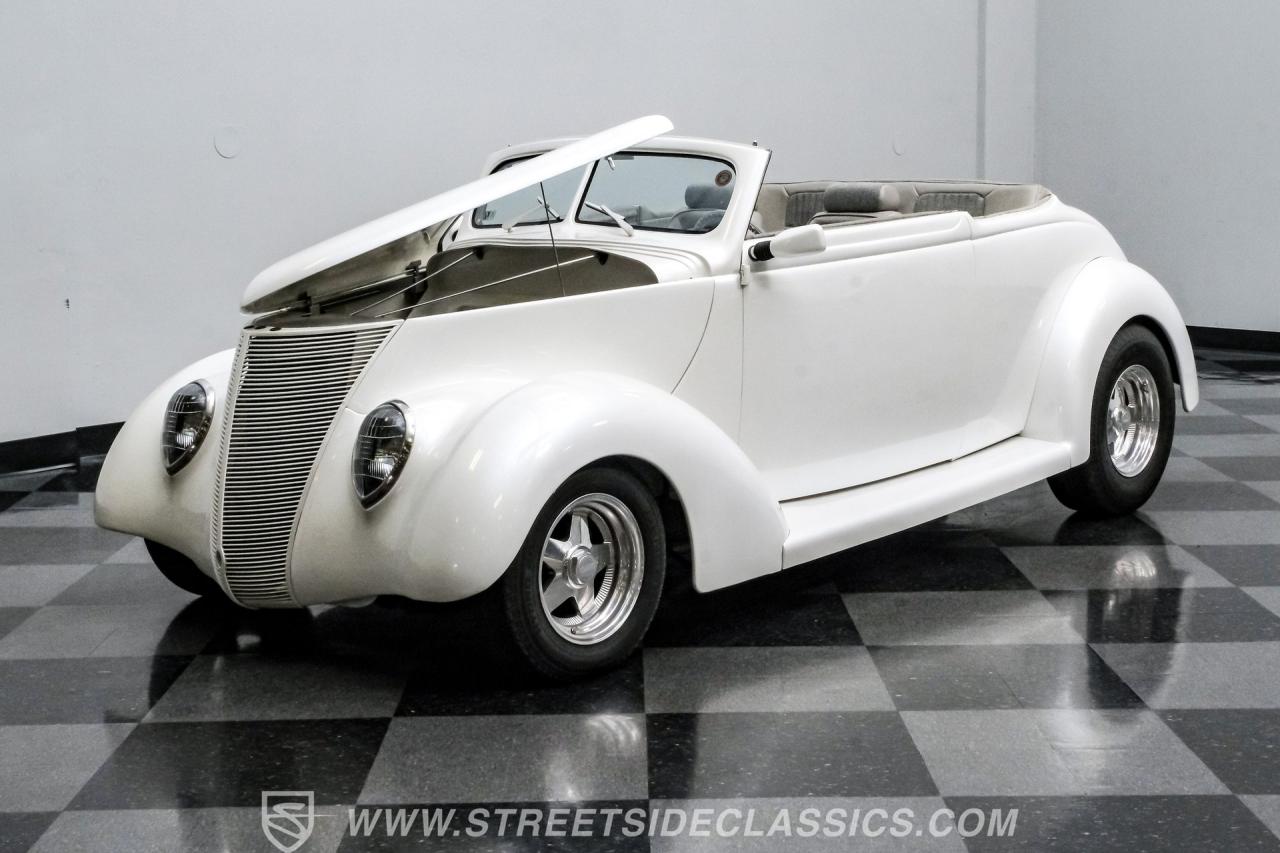 1937 Ford Cabriolet Street Rod