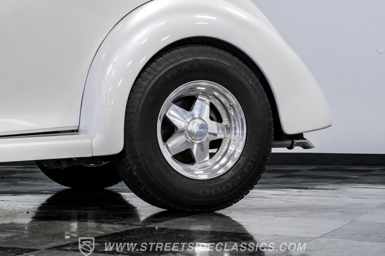 1937 Ford Cabriolet Street Rod