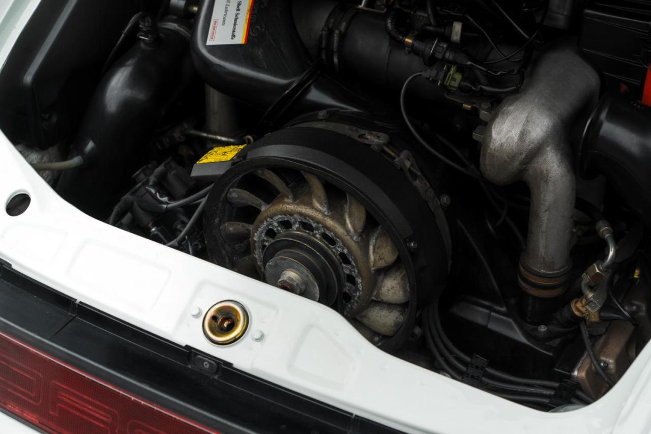 1990 Porsche 911 (964) CARRERA 2