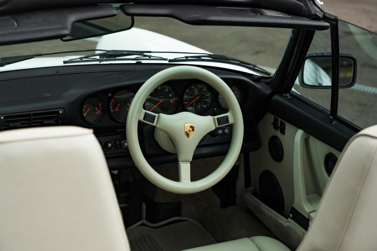 1990 Porsche 911 (964) CARRERA 2