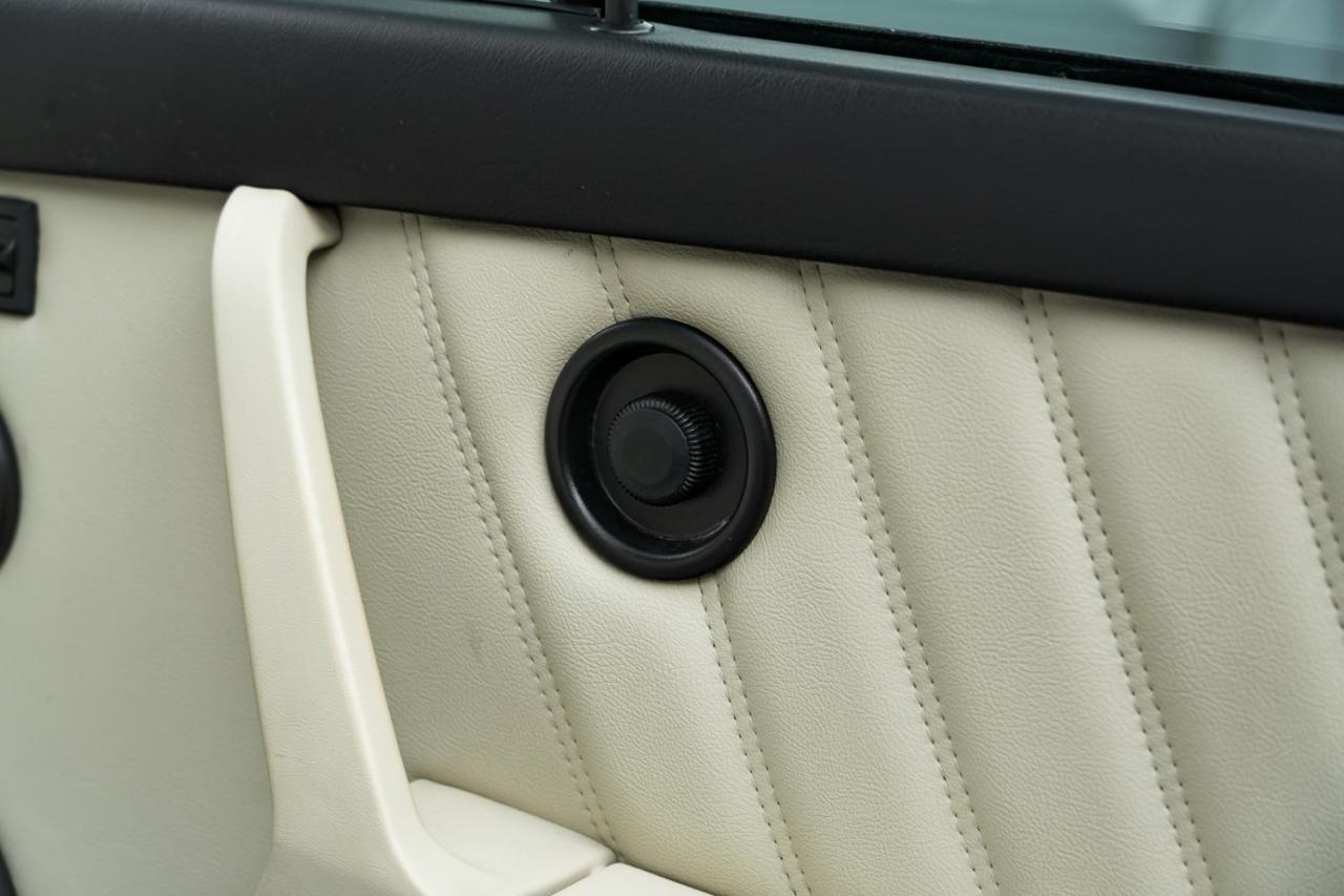1990 Porsche 911 (964) CARRERA 2