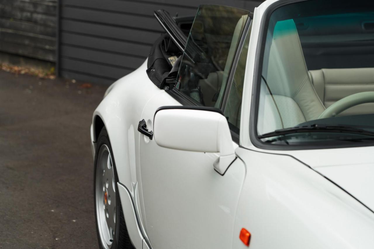 1990 Porsche 911 (964) CARRERA 2