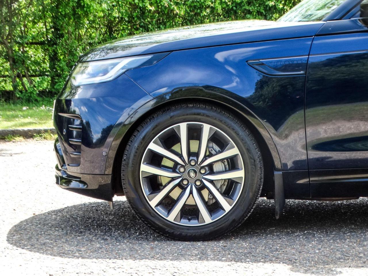 2023 Land Rover 3.0 D300 MHEV R-Dynamic SE Auto 4WD Euro 6 (s/s) 5dr