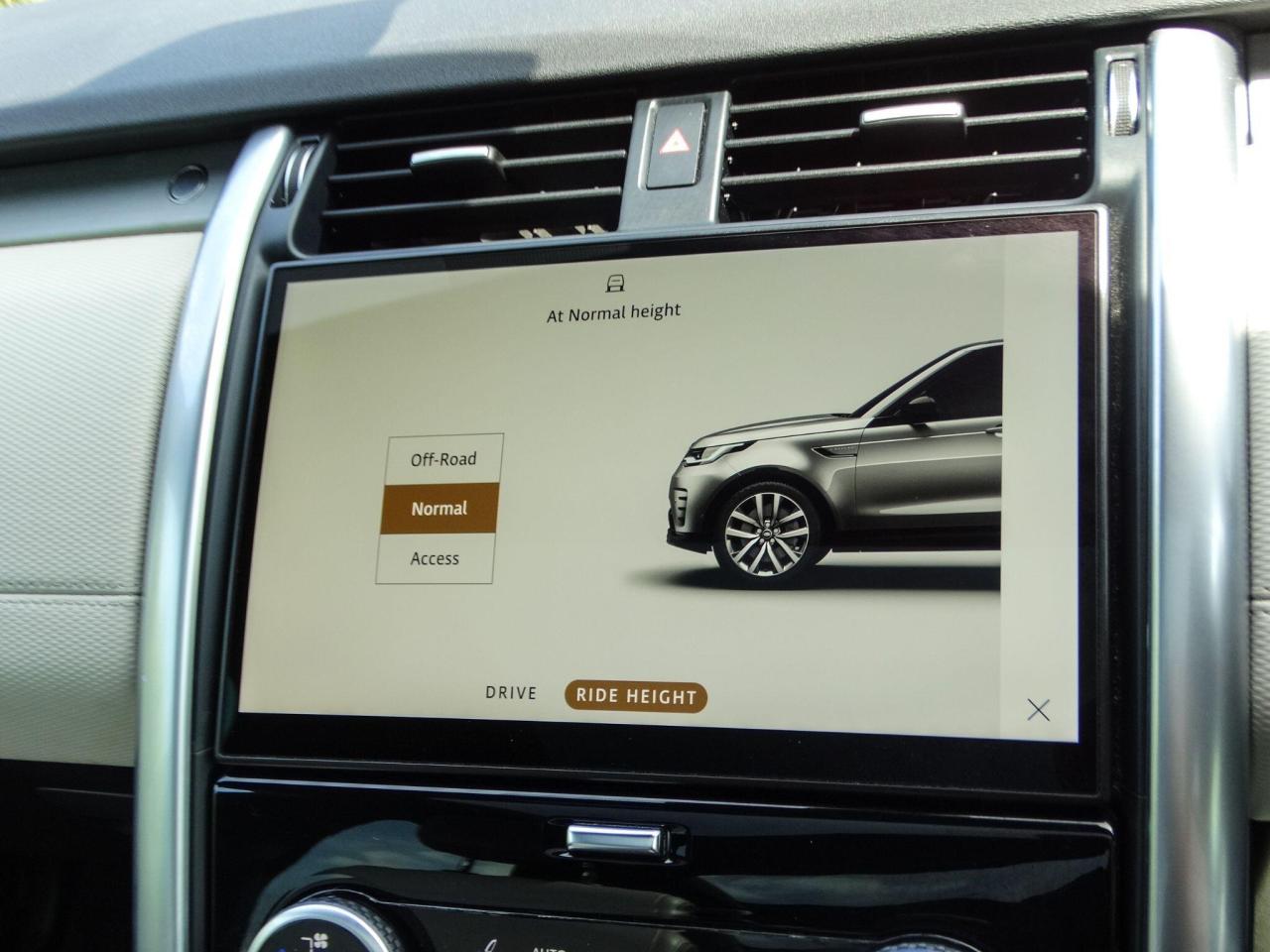 2023 Land Rover 3.0 D300 MHEV R-Dynamic SE Auto 4WD Euro 6 (s/s) 5dr