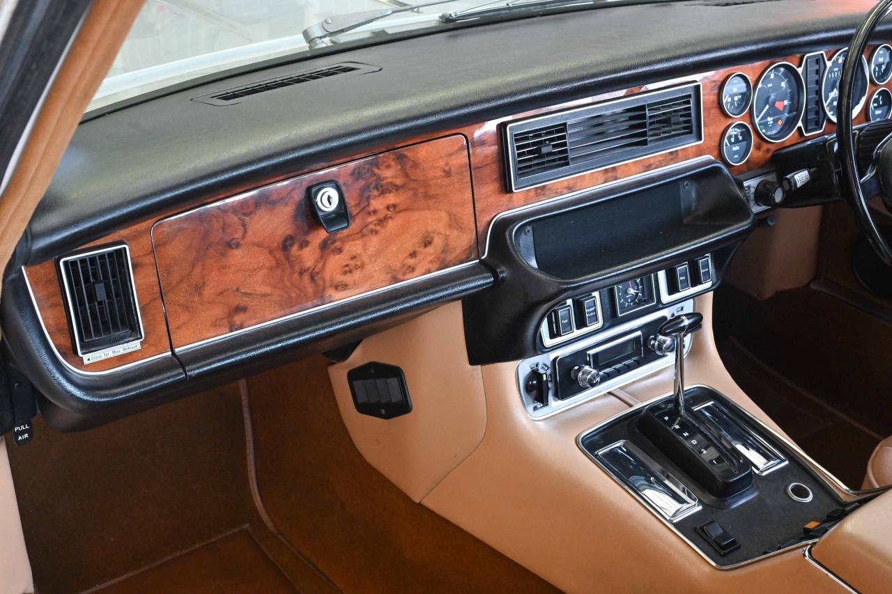 1976 Daimler Sovereign Series II Coup&eacute; (4.2 litre)