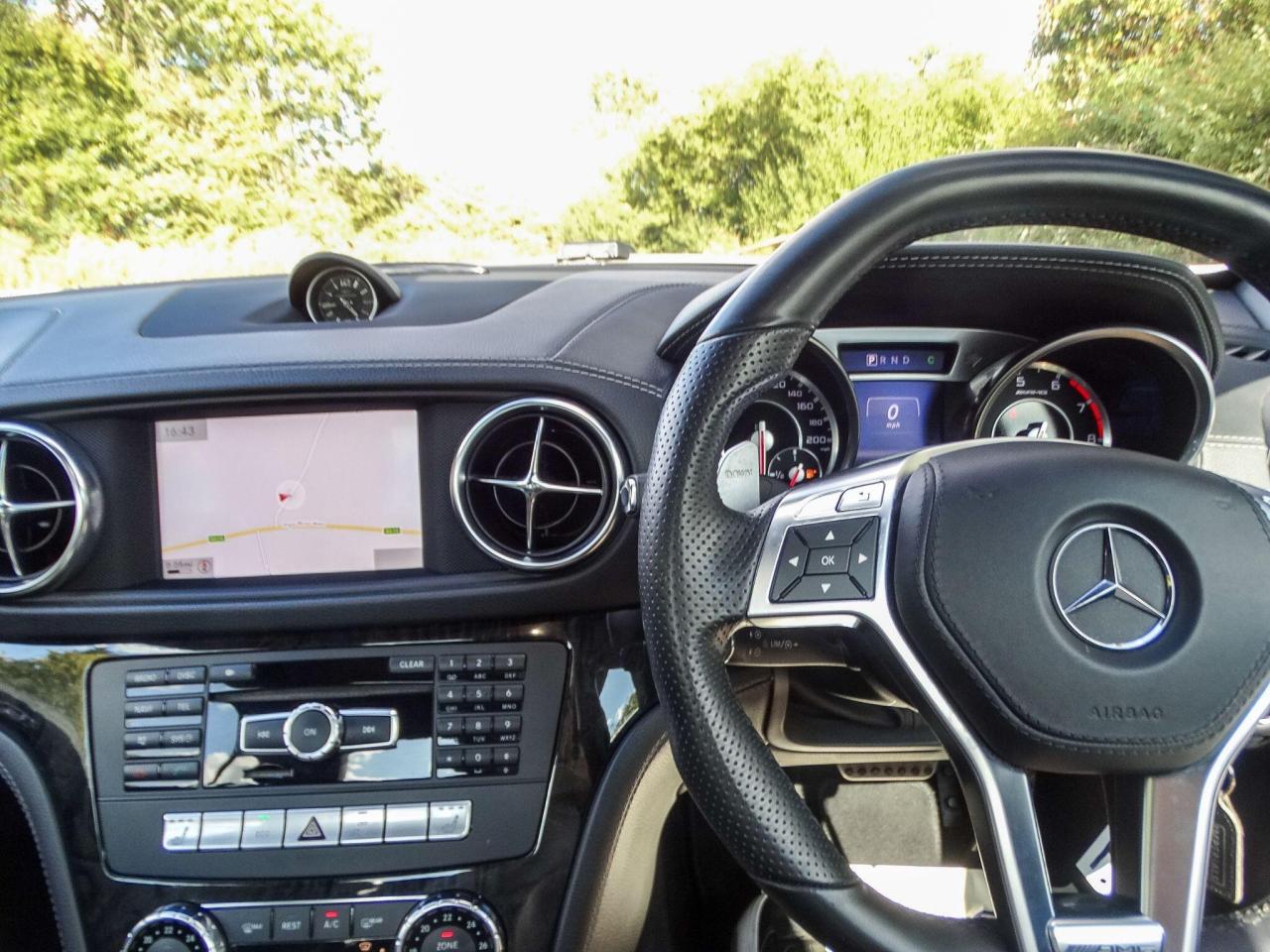 2013 Mercedes - Benz 5.5 SL63 V8 AMG SpdS MCT Euro 5 (s/s) 2dr