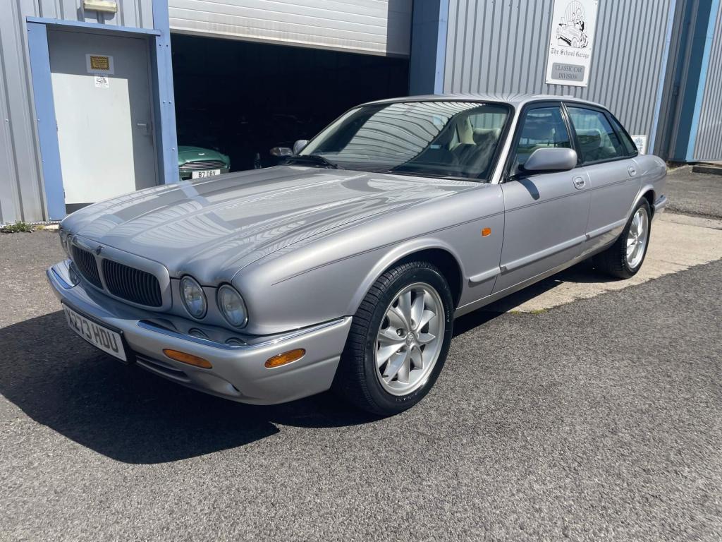2001 Jaguar XJ Series