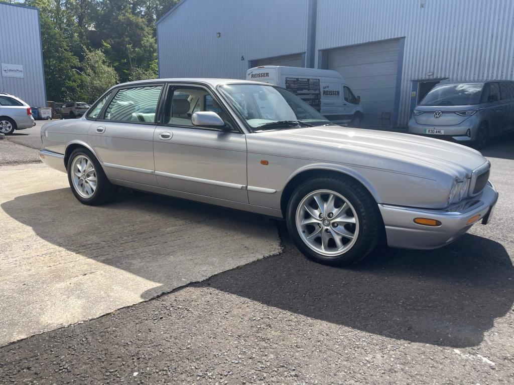 2001 Jaguar XJ Series