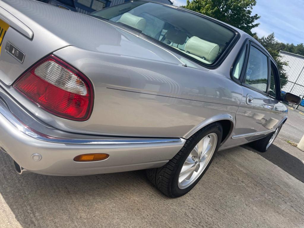 2001 Jaguar XJ Series