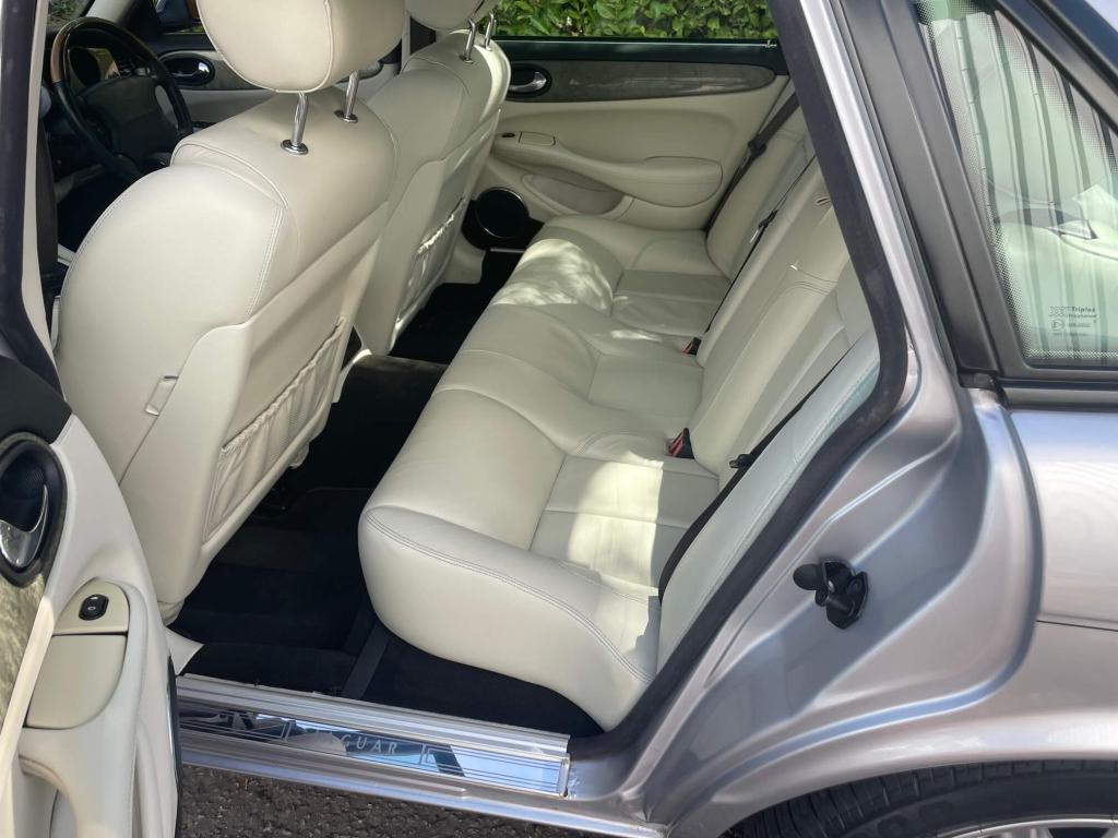 2001 Jaguar XJ Series