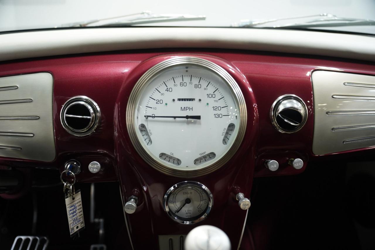 1939 Lincoln Zephyr Restomod