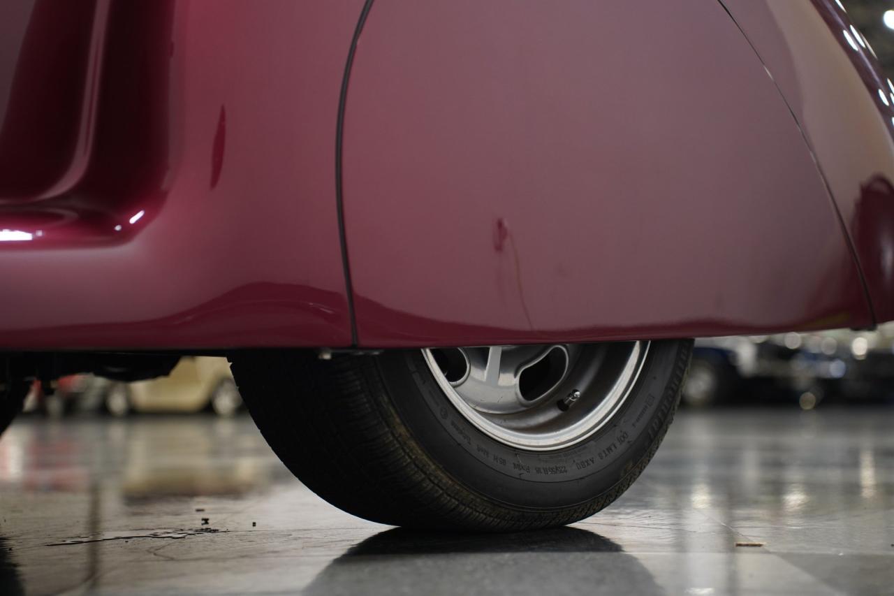 1939 Lincoln Zephyr Restomod