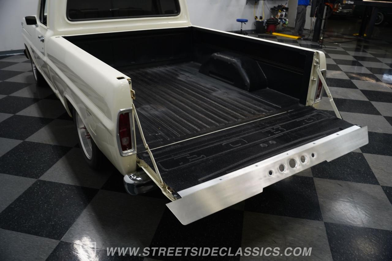 1967 Ford F-100