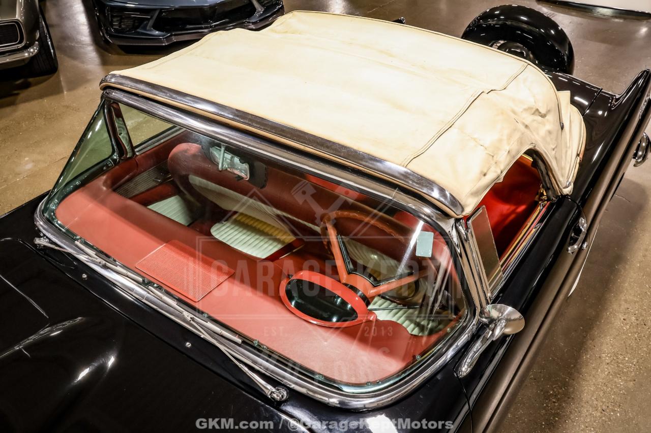1956 Ford Thunderbird