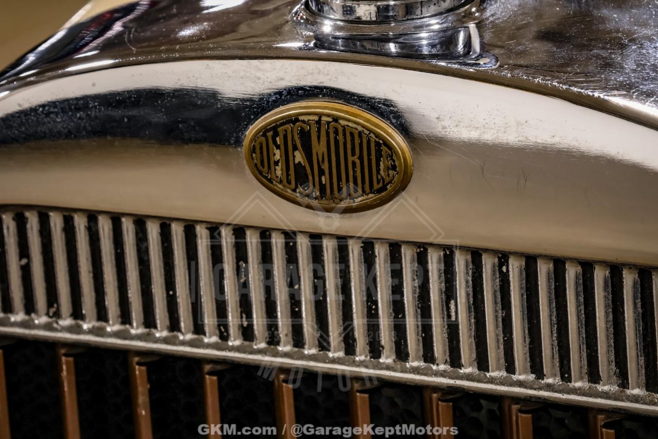 1928 Oldsmobile F-28