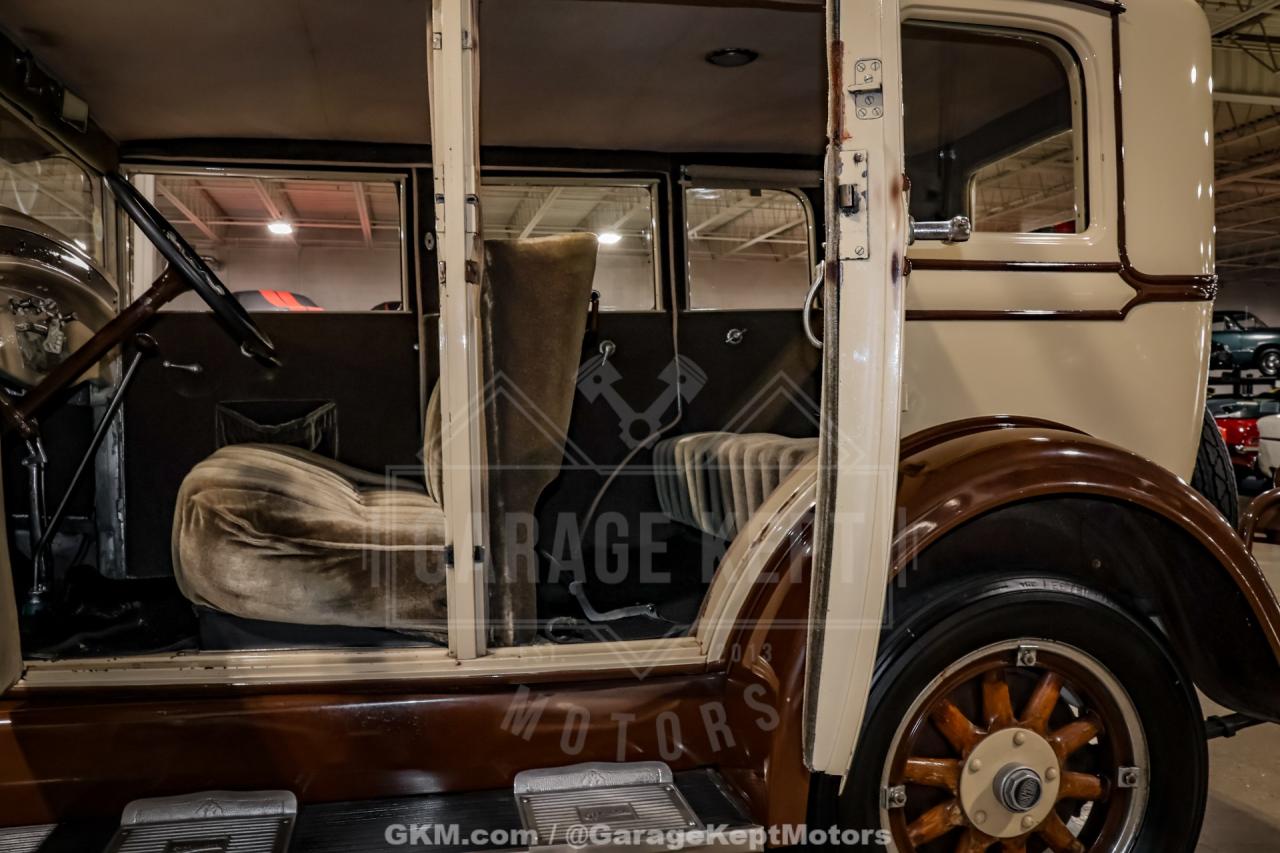 1928 Oldsmobile F-28