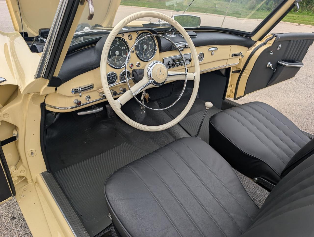 1961 Mercedes - Benz 190SL