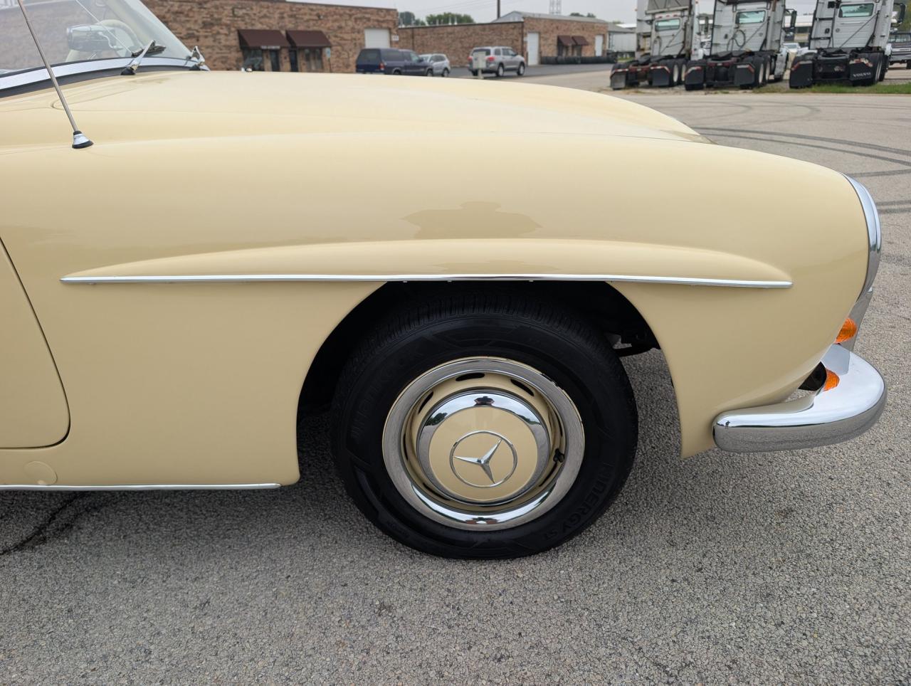 1961 Mercedes - Benz 190SL