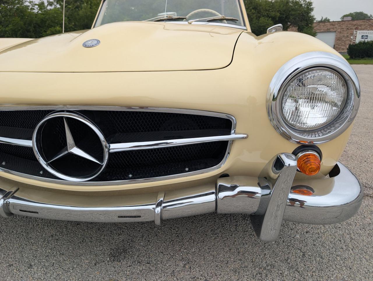 1961 Mercedes - Benz 190SL