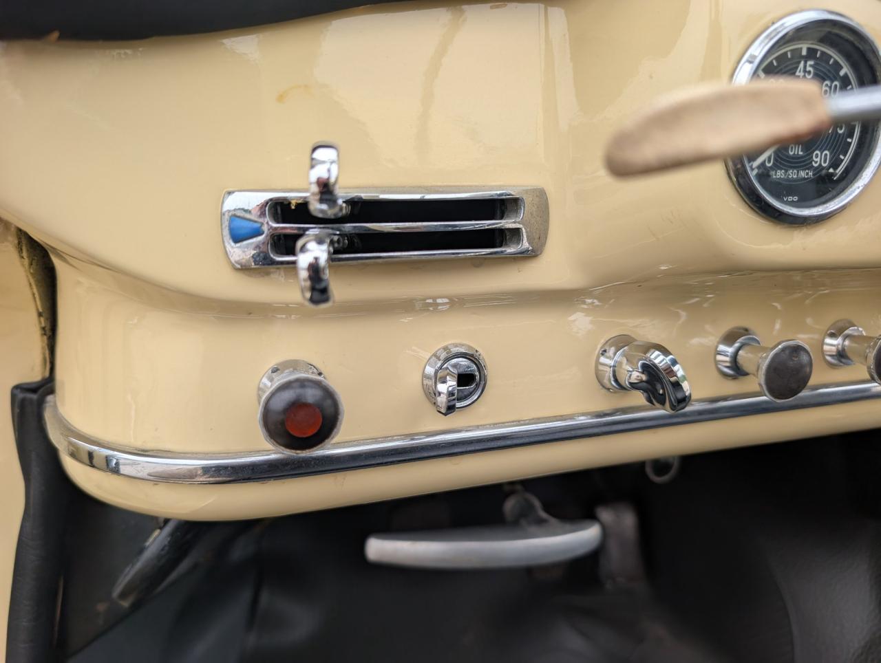 1961 Mercedes - Benz 190SL