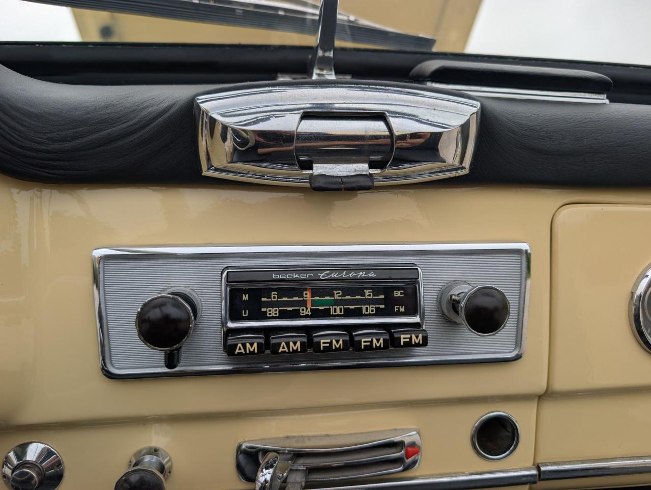 1961 Mercedes - Benz 190SL