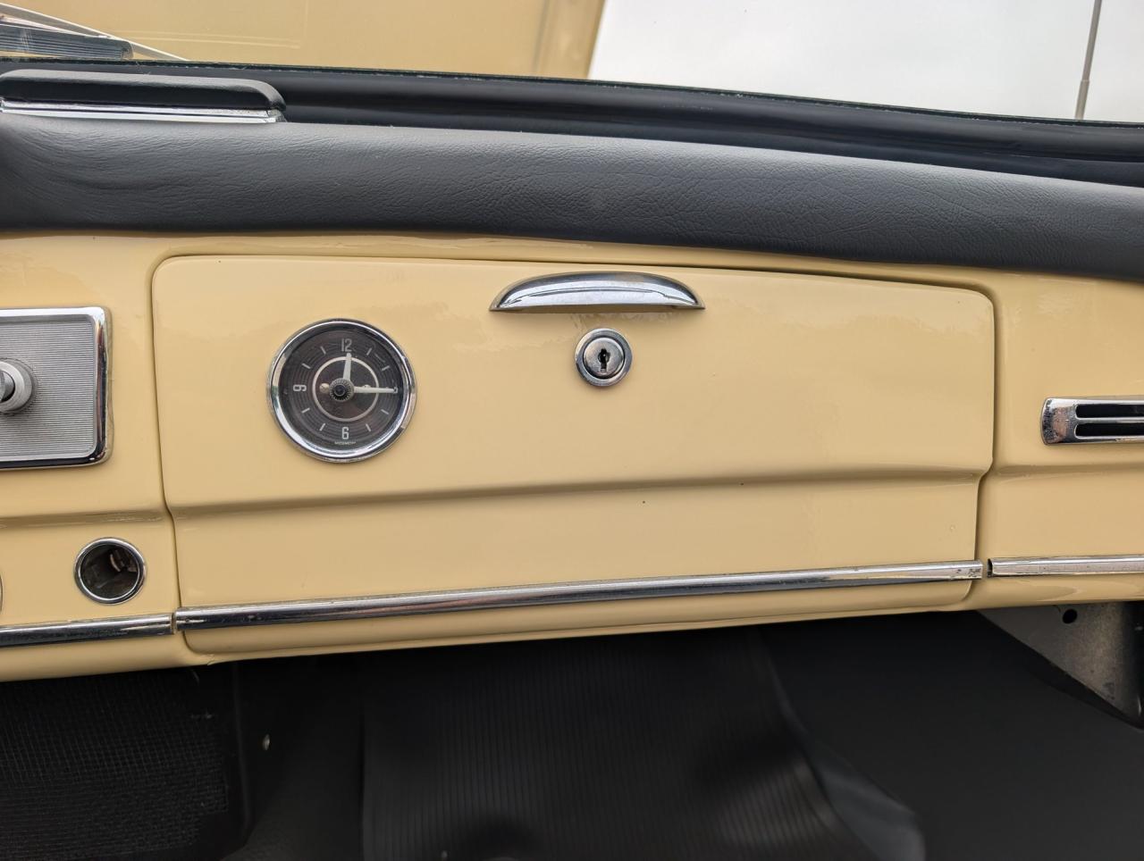 1961 Mercedes - Benz 190SL