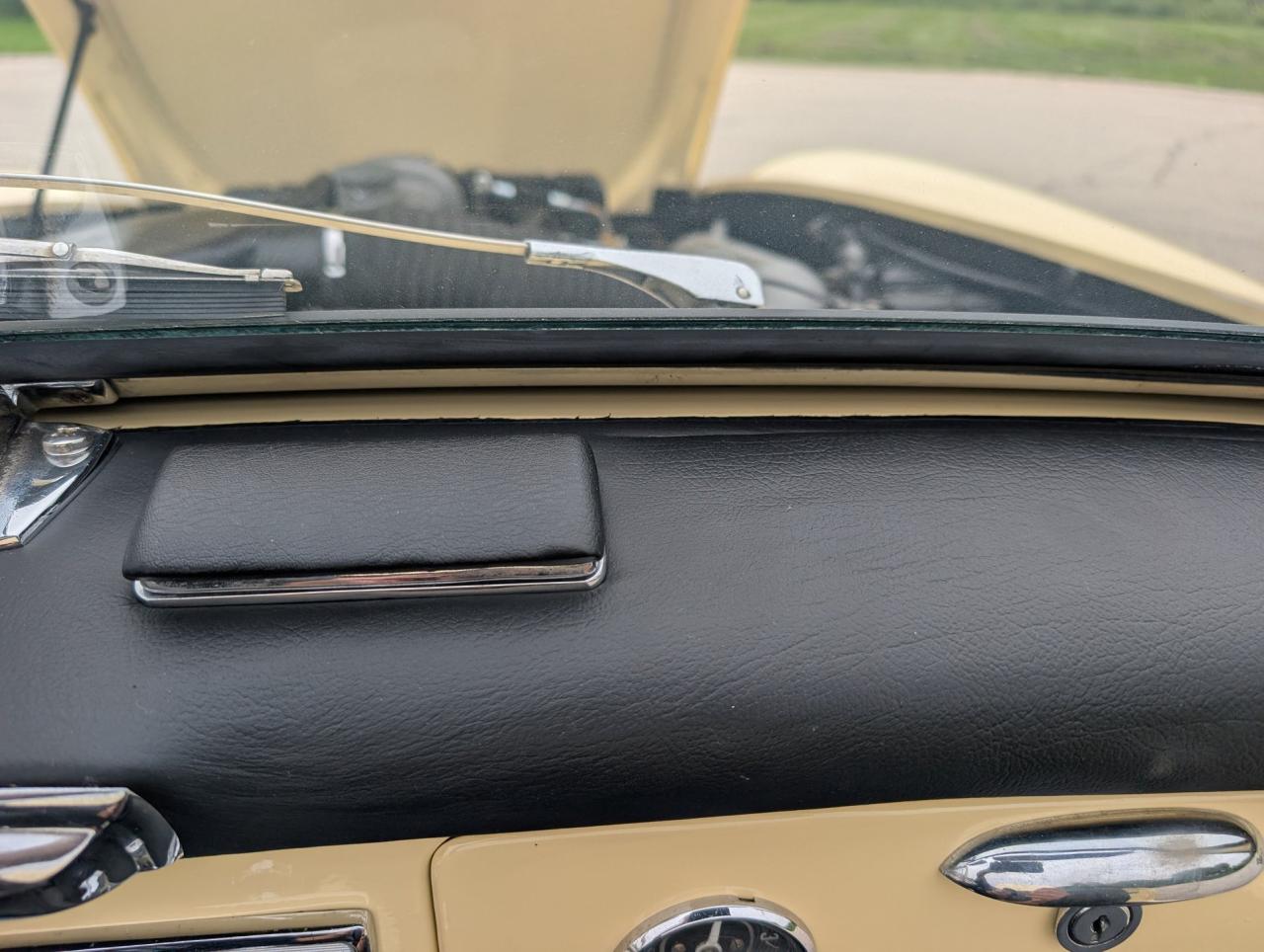 1961 Mercedes - Benz 190SL