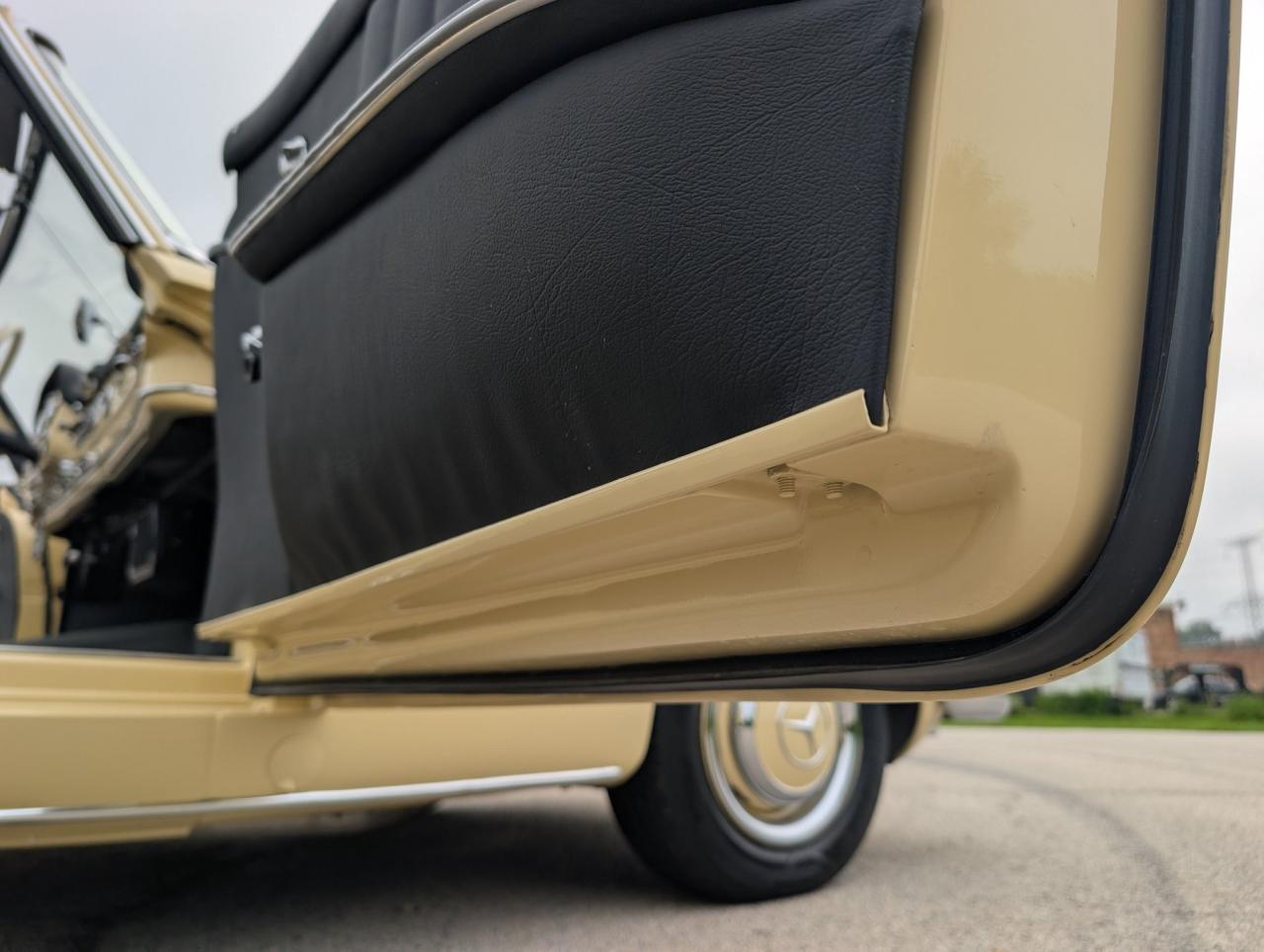 1961 Mercedes - Benz 190SL