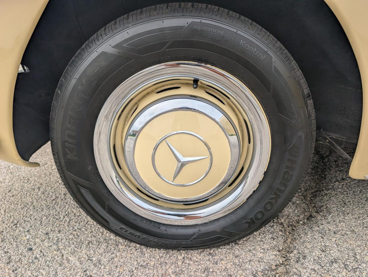 1961 Mercedes - Benz 190SL