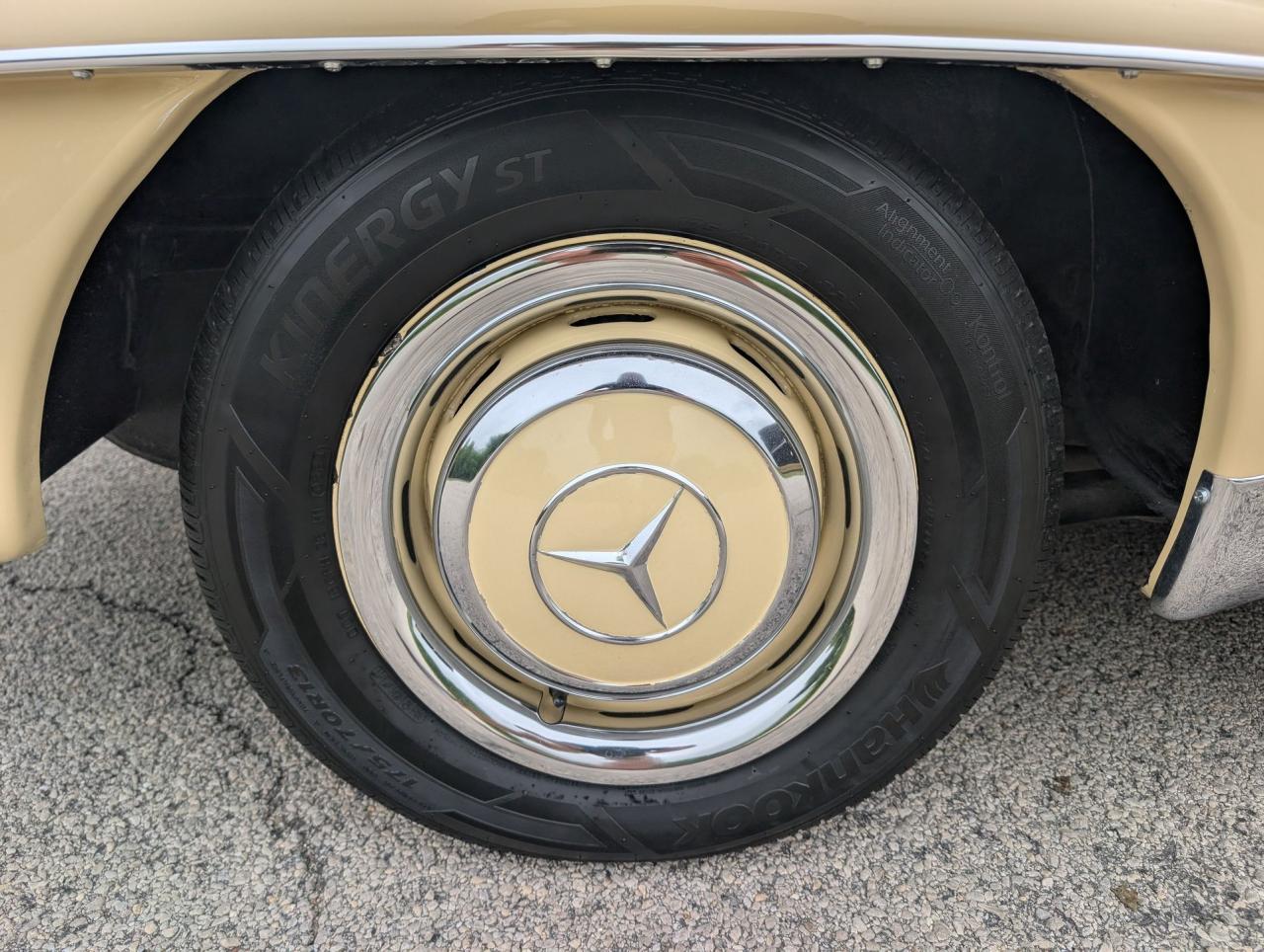 1961 Mercedes - Benz 190SL