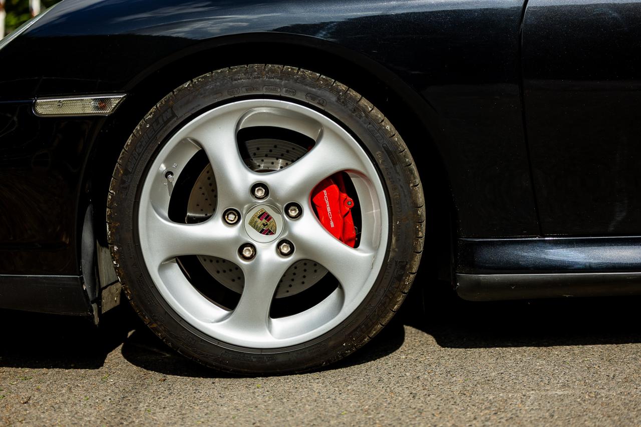 2002 Porsche 911/996 Carrera 4S