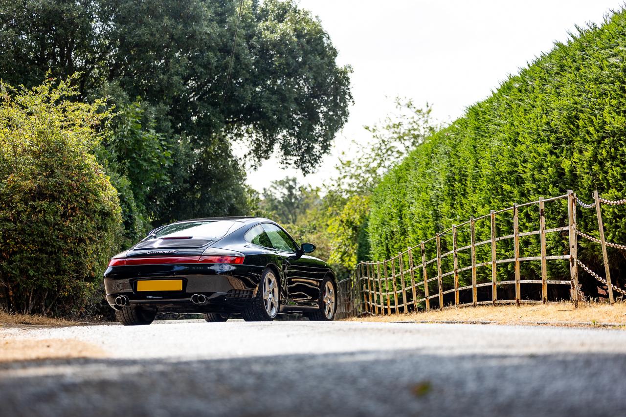 2002 Porsche 911/996 Carrera 4S