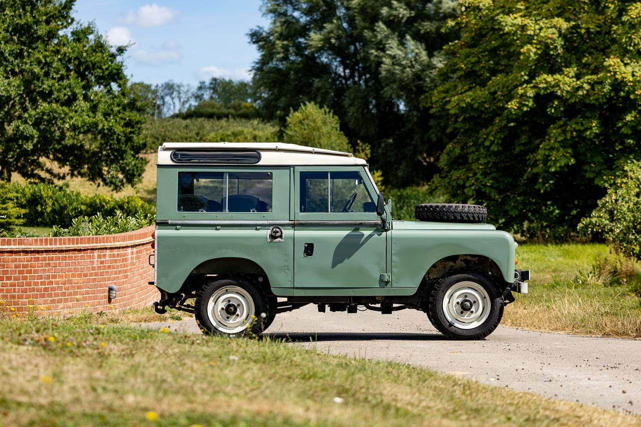 1978 Land Rover Series III 88 Factory Station Wagon