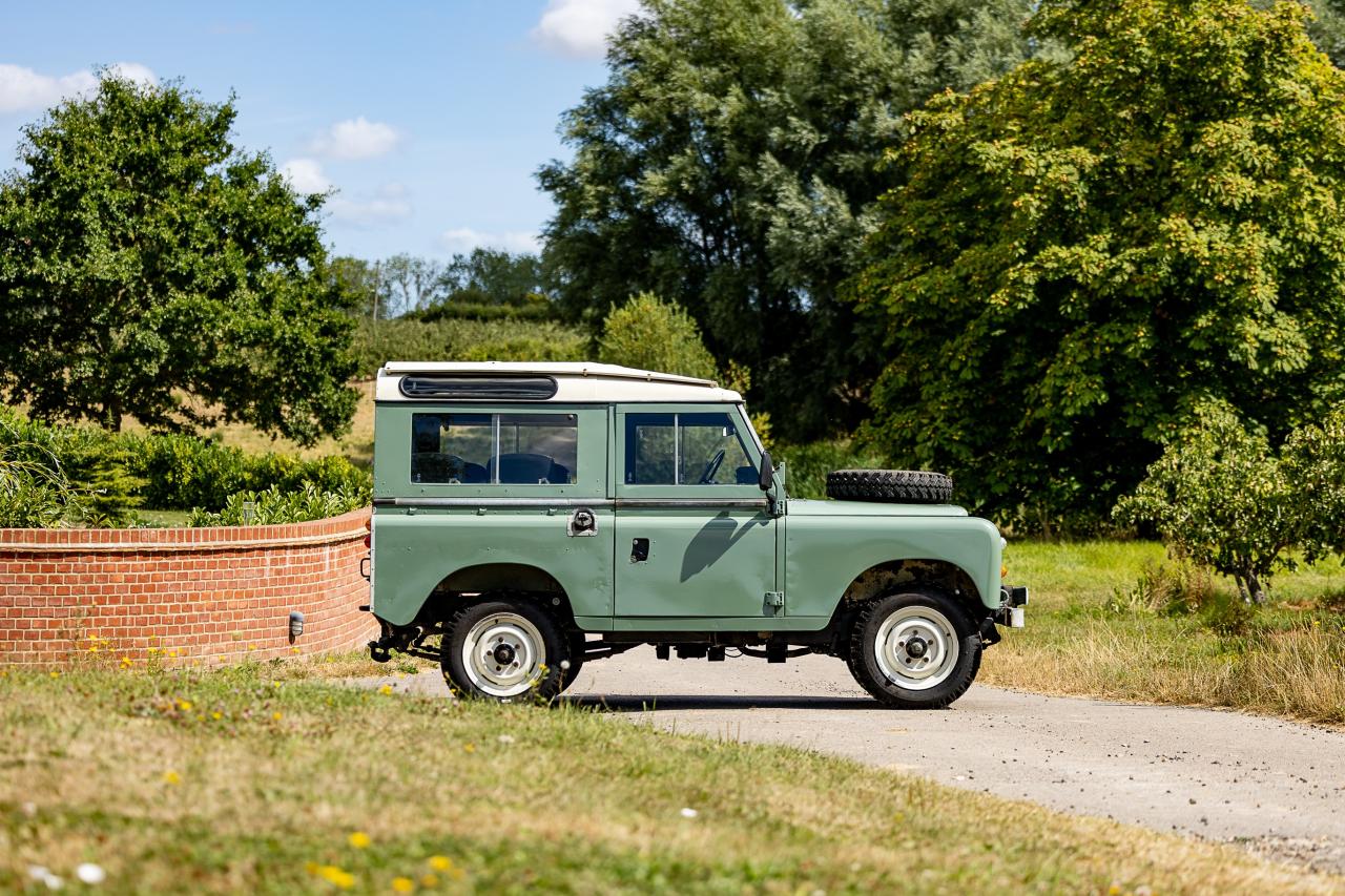 1978 Land Rover Series III 88 Factory Station Wagon
