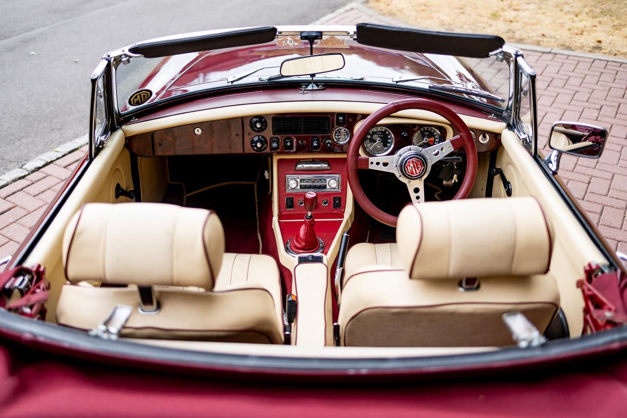 1971 MG B