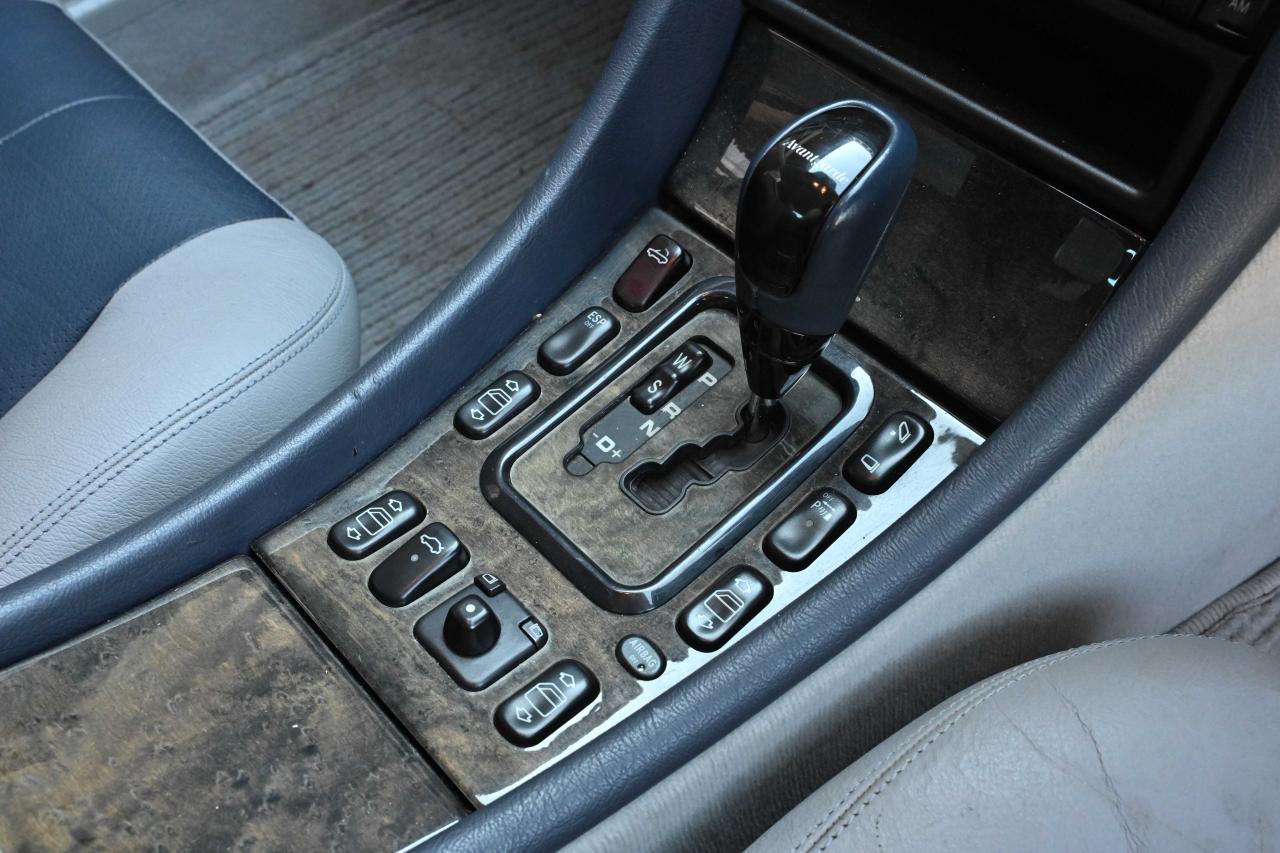 2002 Mercedes - Benz CLK 230 Avantgarde Kompressor