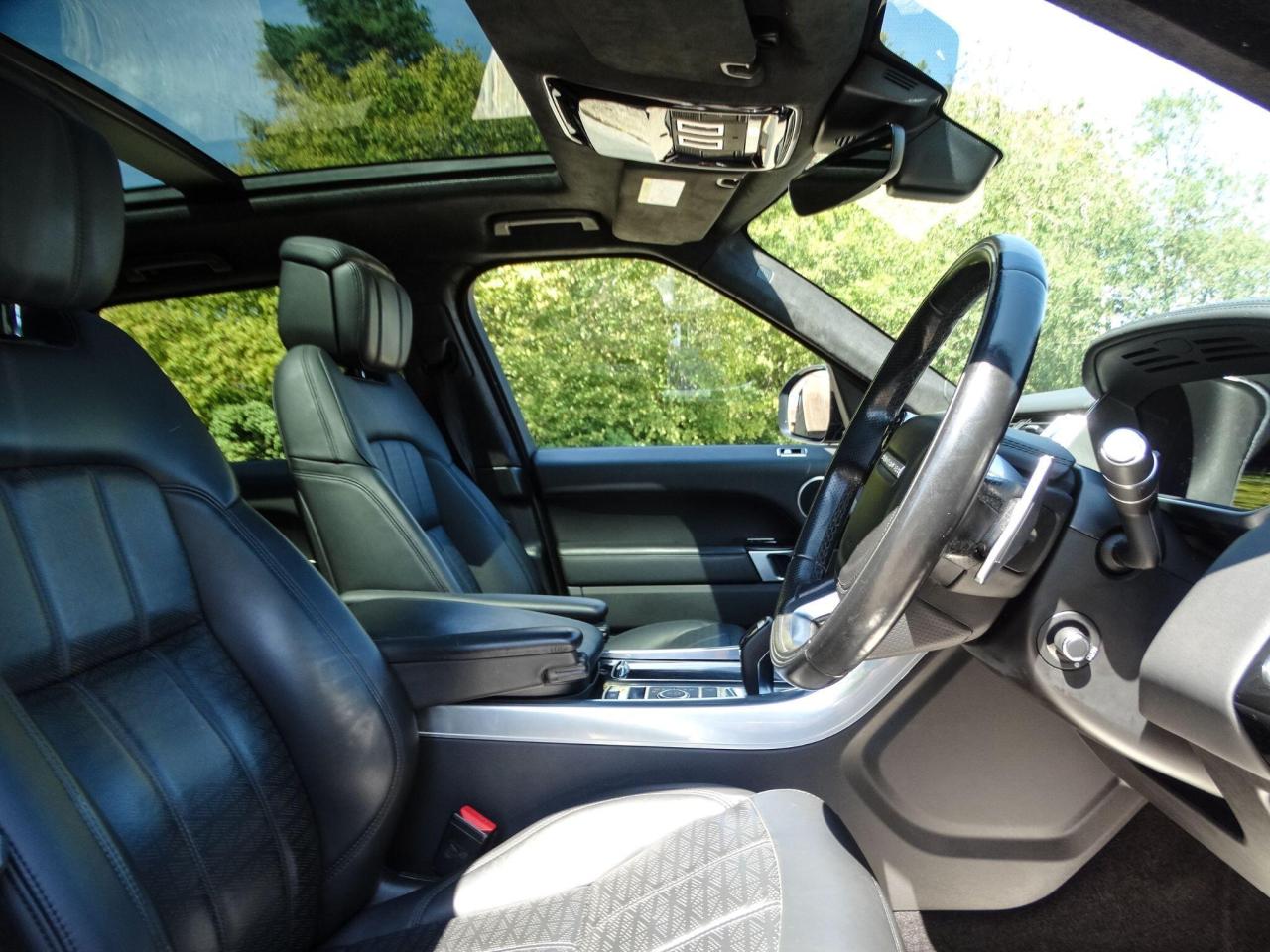 2021 Land Rover 3.0 D300 MHEV Autobiography Dynamic Auto 4WD Euro 6 (s/s) 5dr