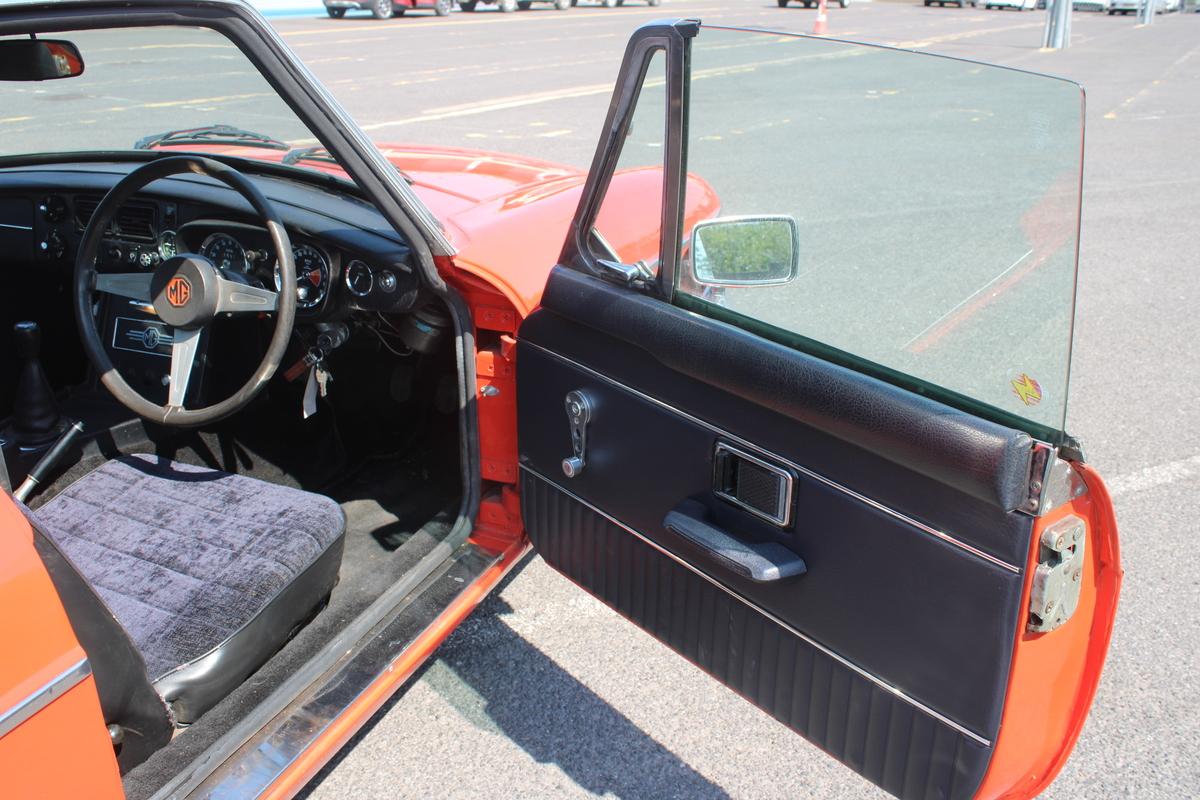 1974 MG B GT