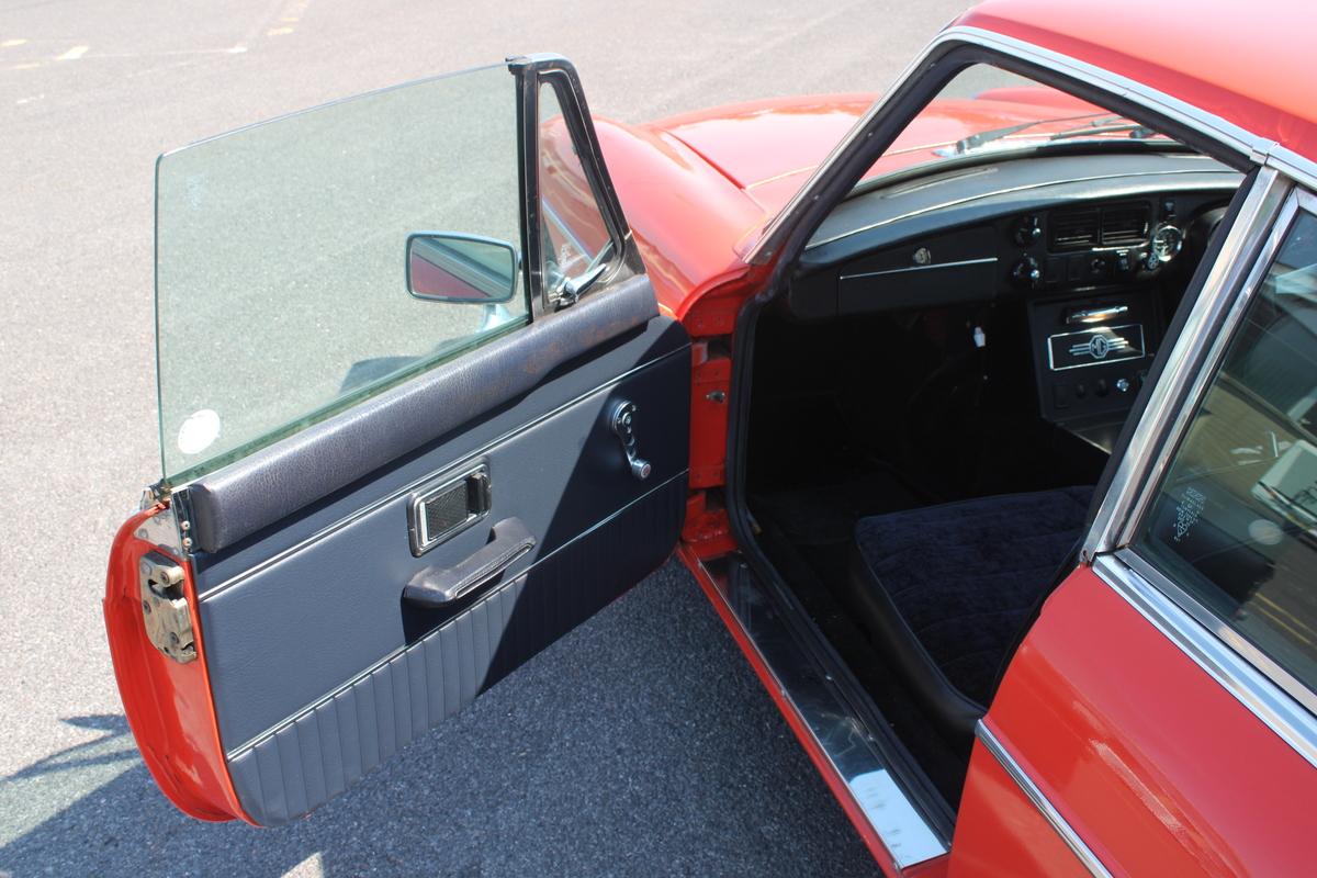 1974 MG B GT