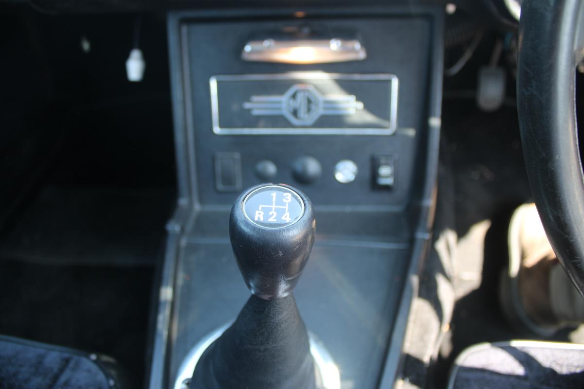 1974 MG B GT
