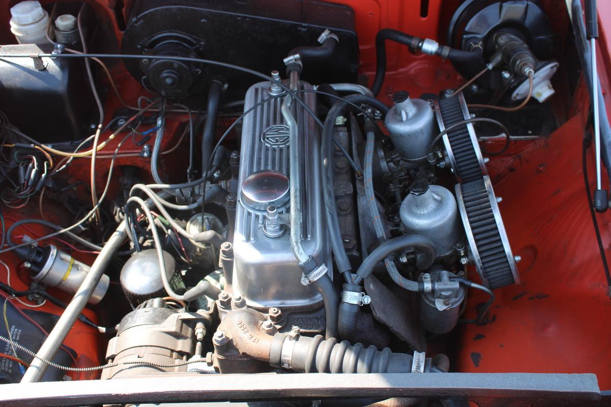 1974 MG B GT