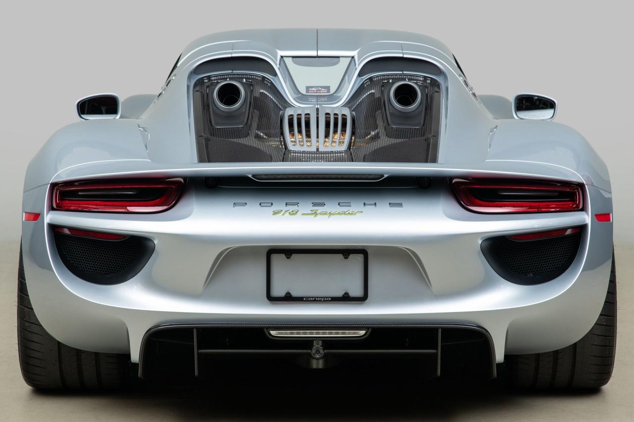 2015 Porsche 918 Spyder