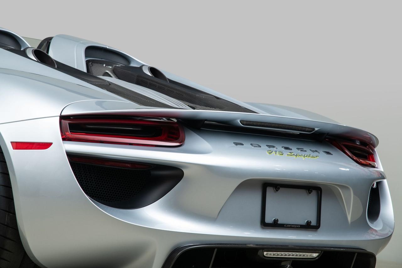 2015 Porsche 918 Spyder