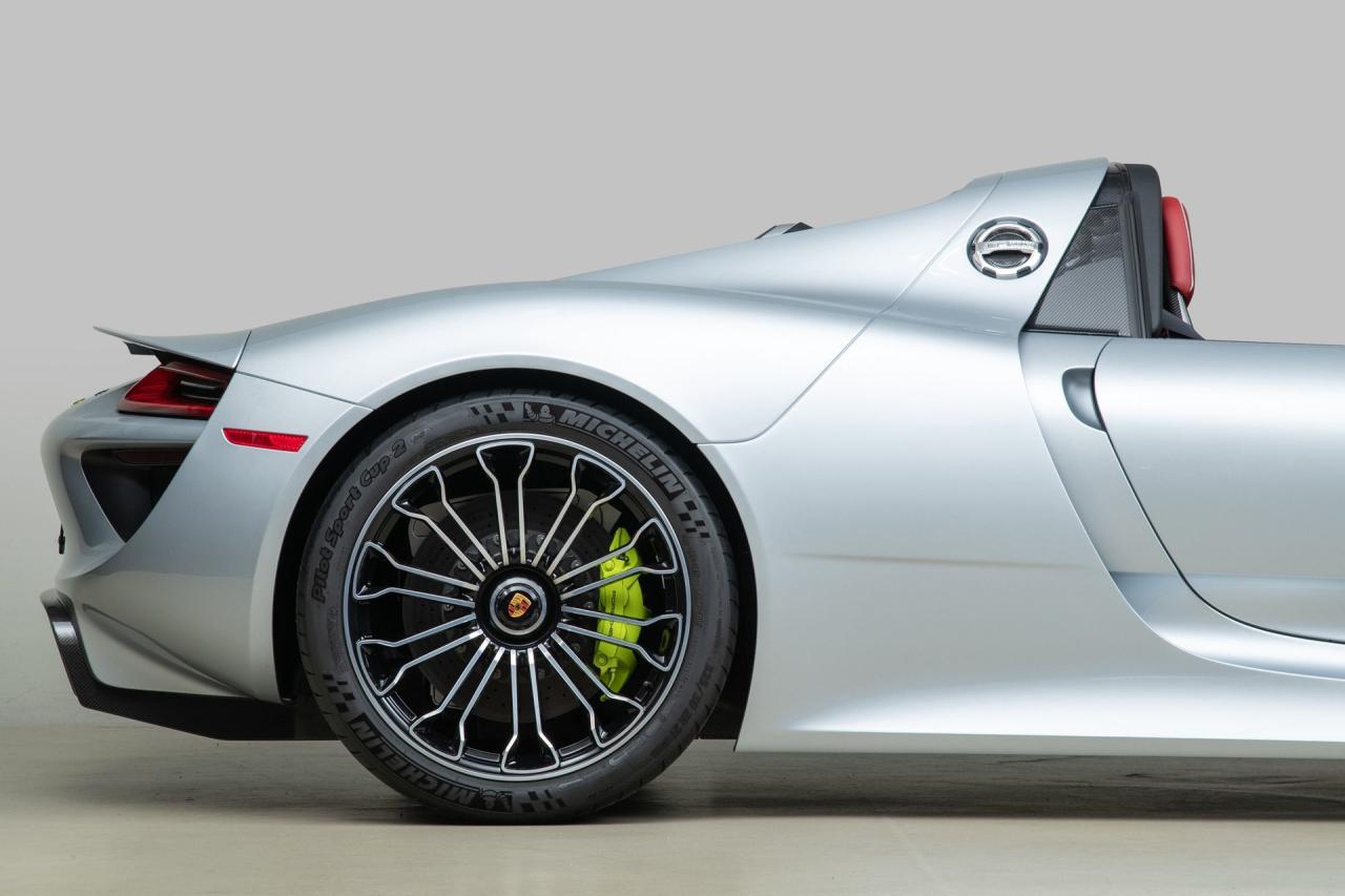 2015 Porsche 918 Spyder