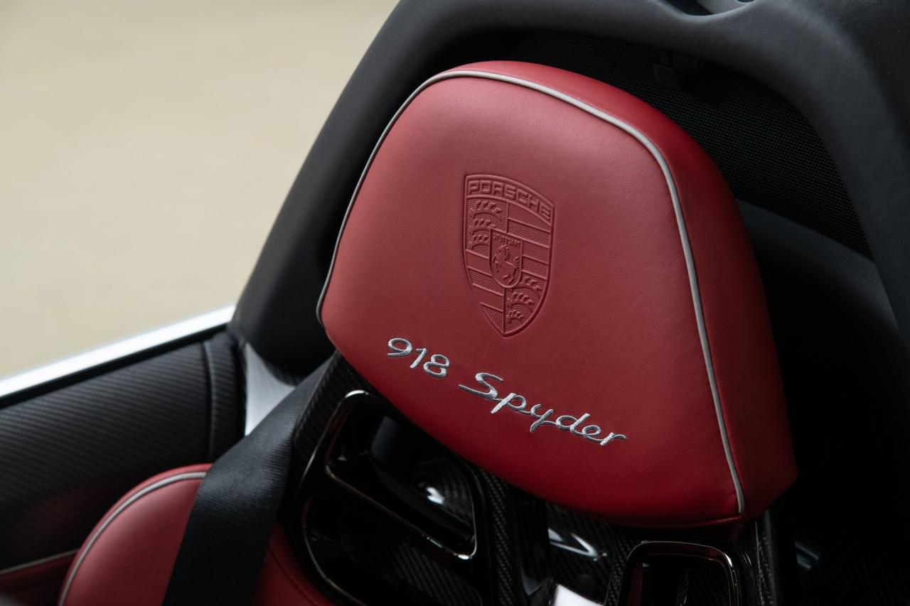 2015 Porsche 918 Spyder