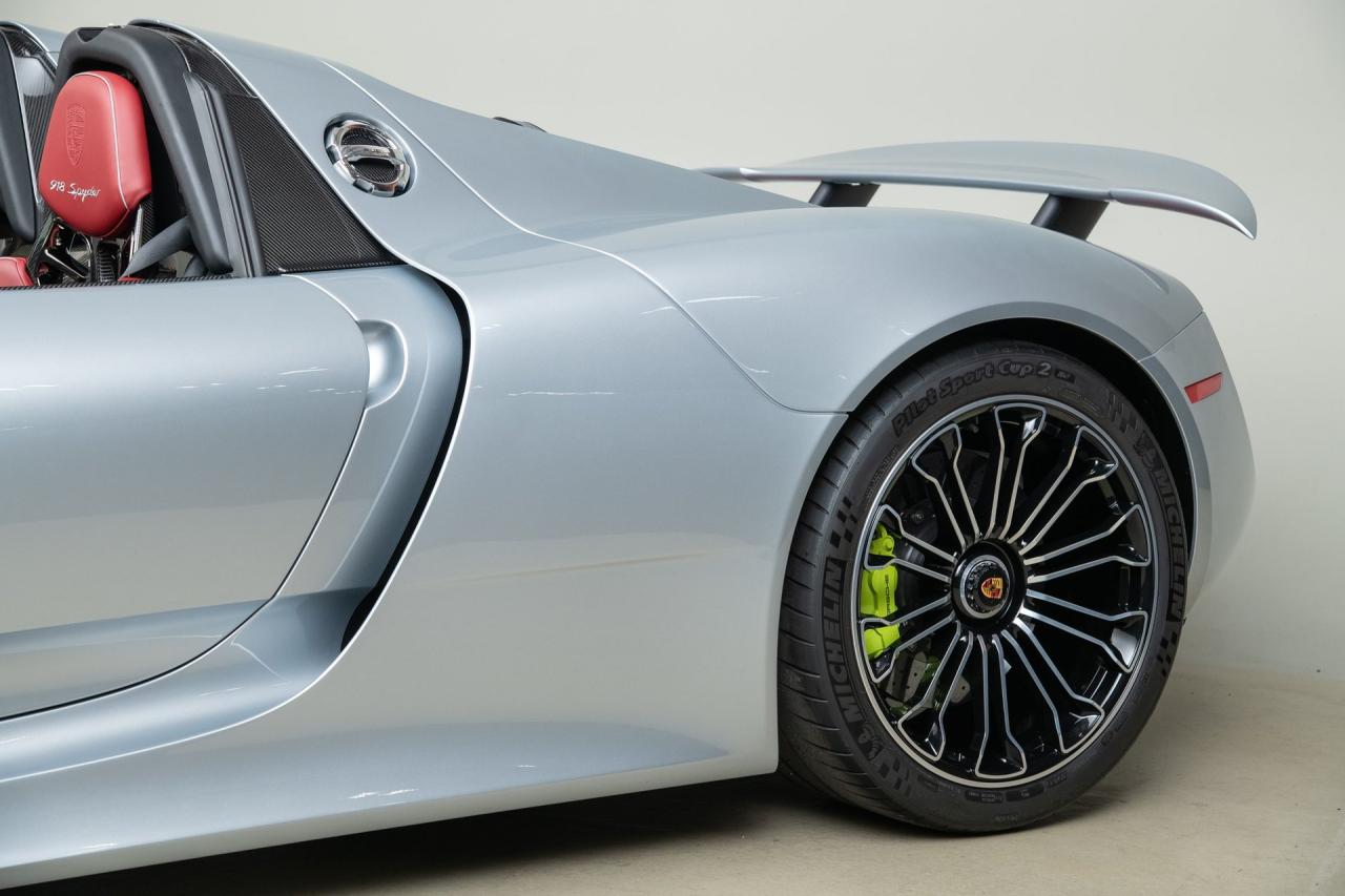 2015 Porsche 918 Spyder