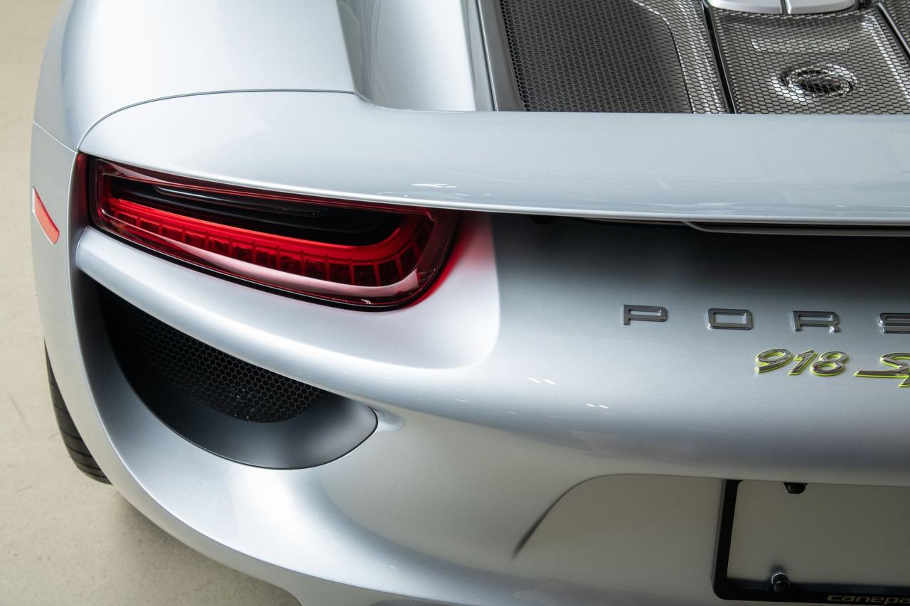 2015 Porsche 918 Spyder