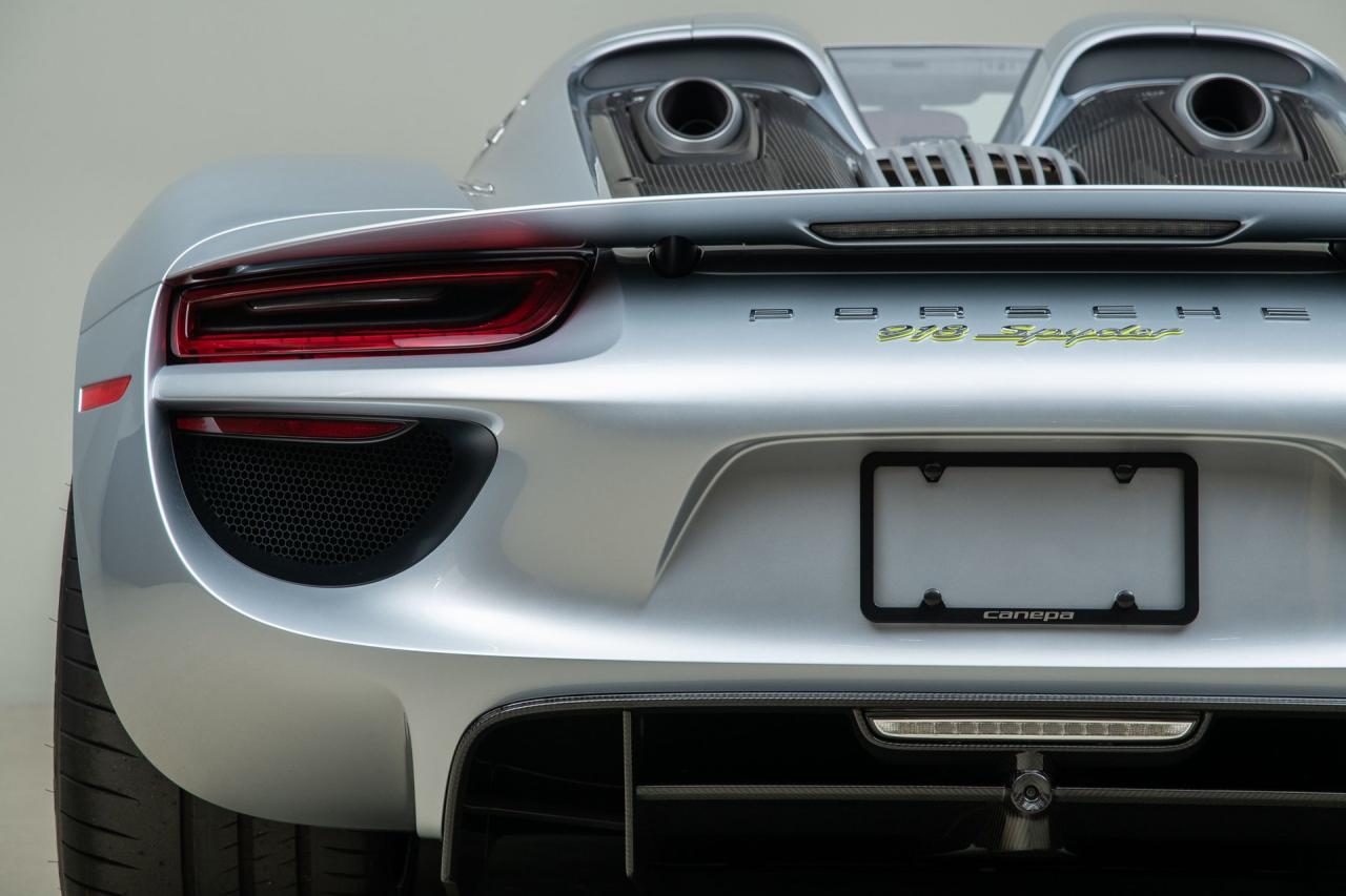 2015 Porsche 918 Spyder