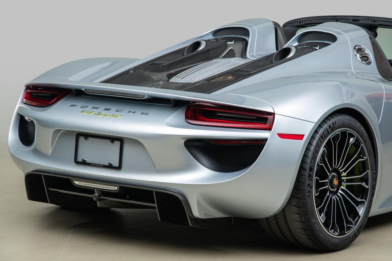 2015 Porsche 918 Spyder